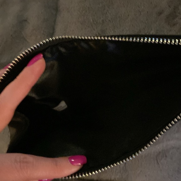 Victoria’s Secret zip bag - Picture 6 of 7